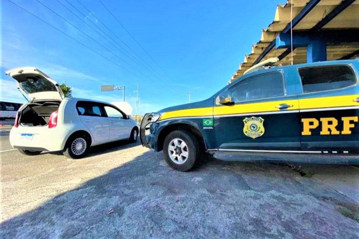 Motorista é preso com carro clonado na BR 116