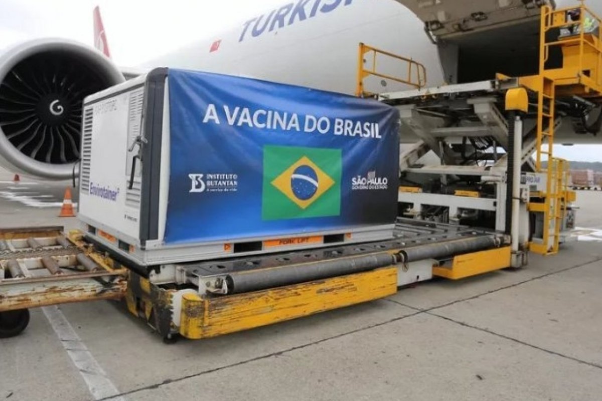Após atraso, Saúde vai entregar novo lote de vacinas para a Bahia nesta sexta (16)