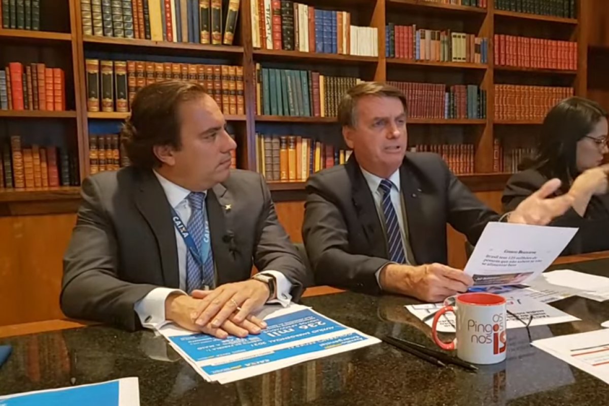 Bolsonaro sobre governadores: "A briga não é derrotar o vírus, é derrotar o presidente"