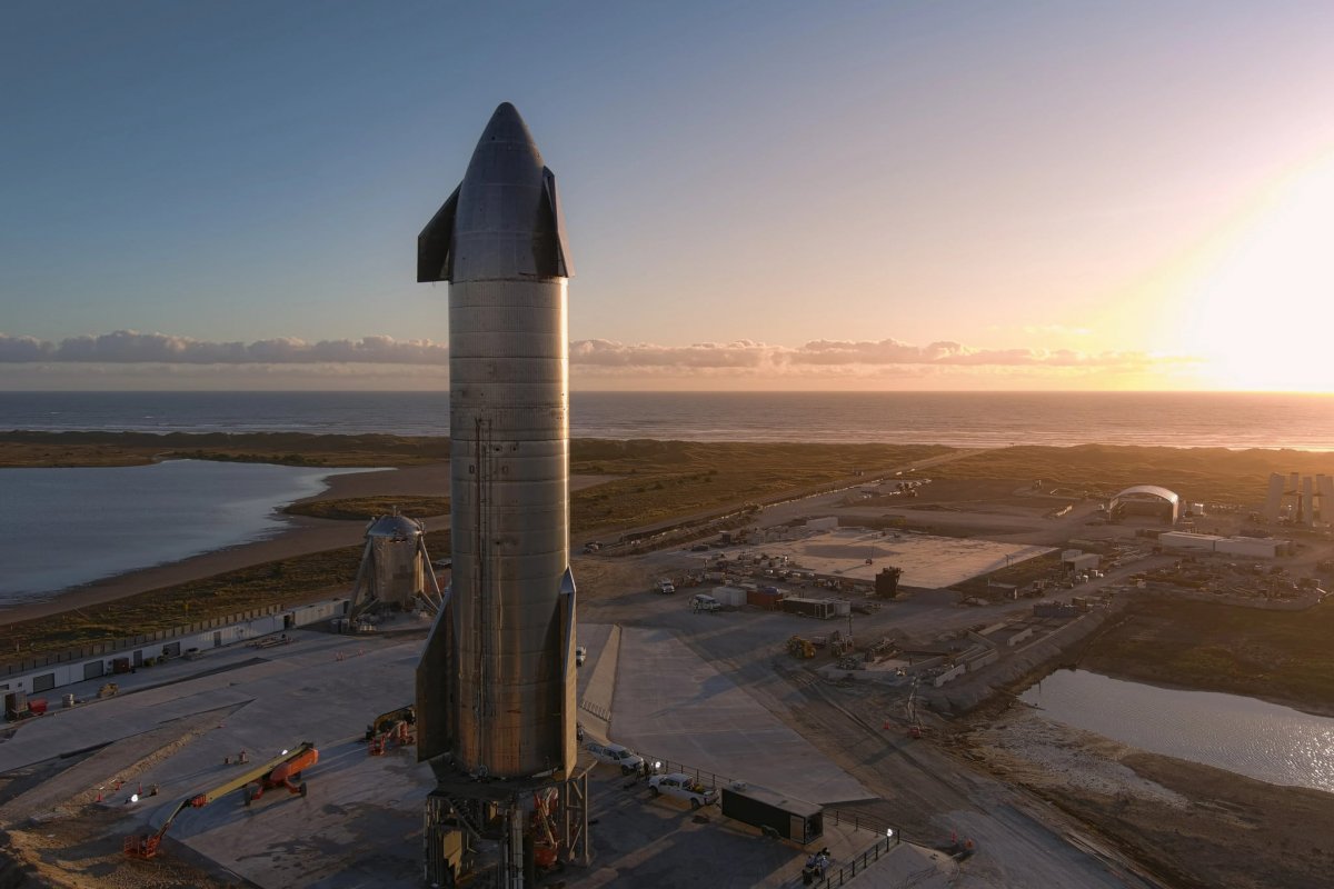 SpaceX vence concorrência e é contratada para levar astronautas da NASA à Lua