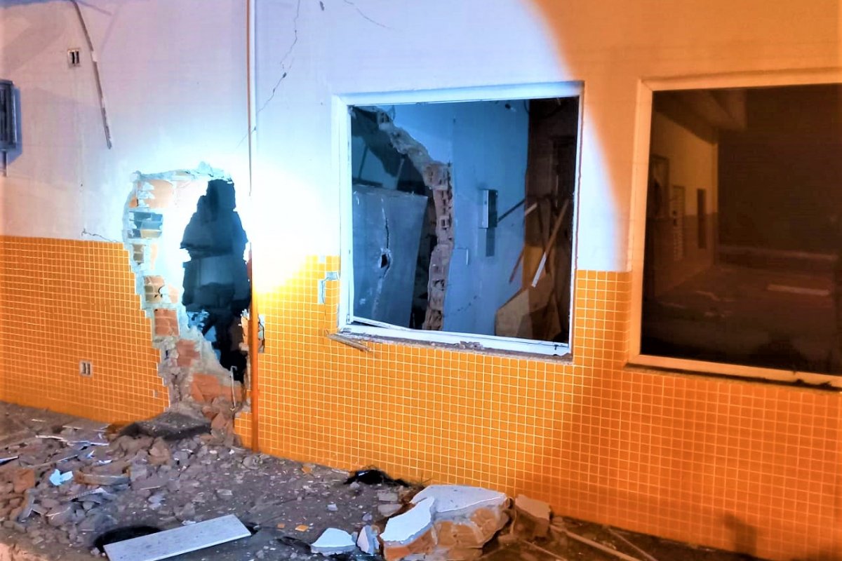 PRF prende suspeito de envolvimento em assalto à praça de pedágio na BR-324