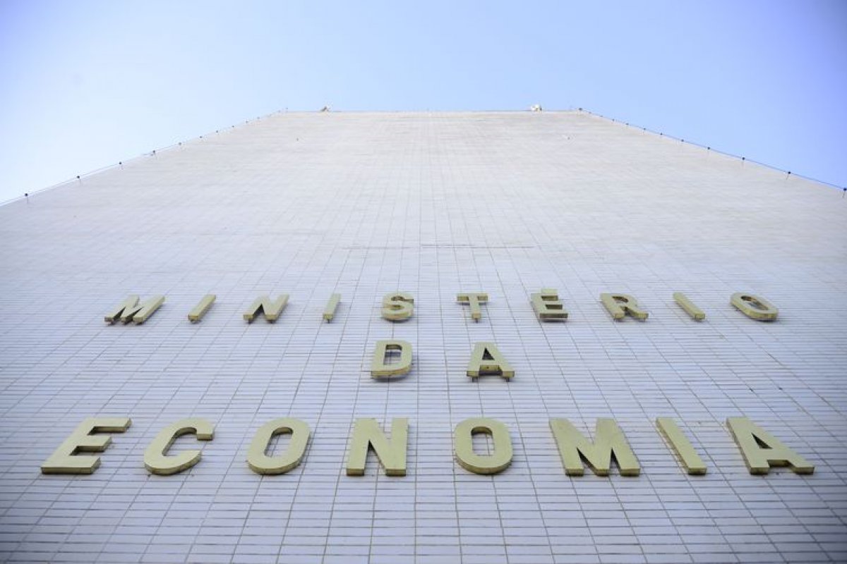 Setores afetados pela Covid-19 fazem lobby para socorro com mais de R$ 250 bilhões