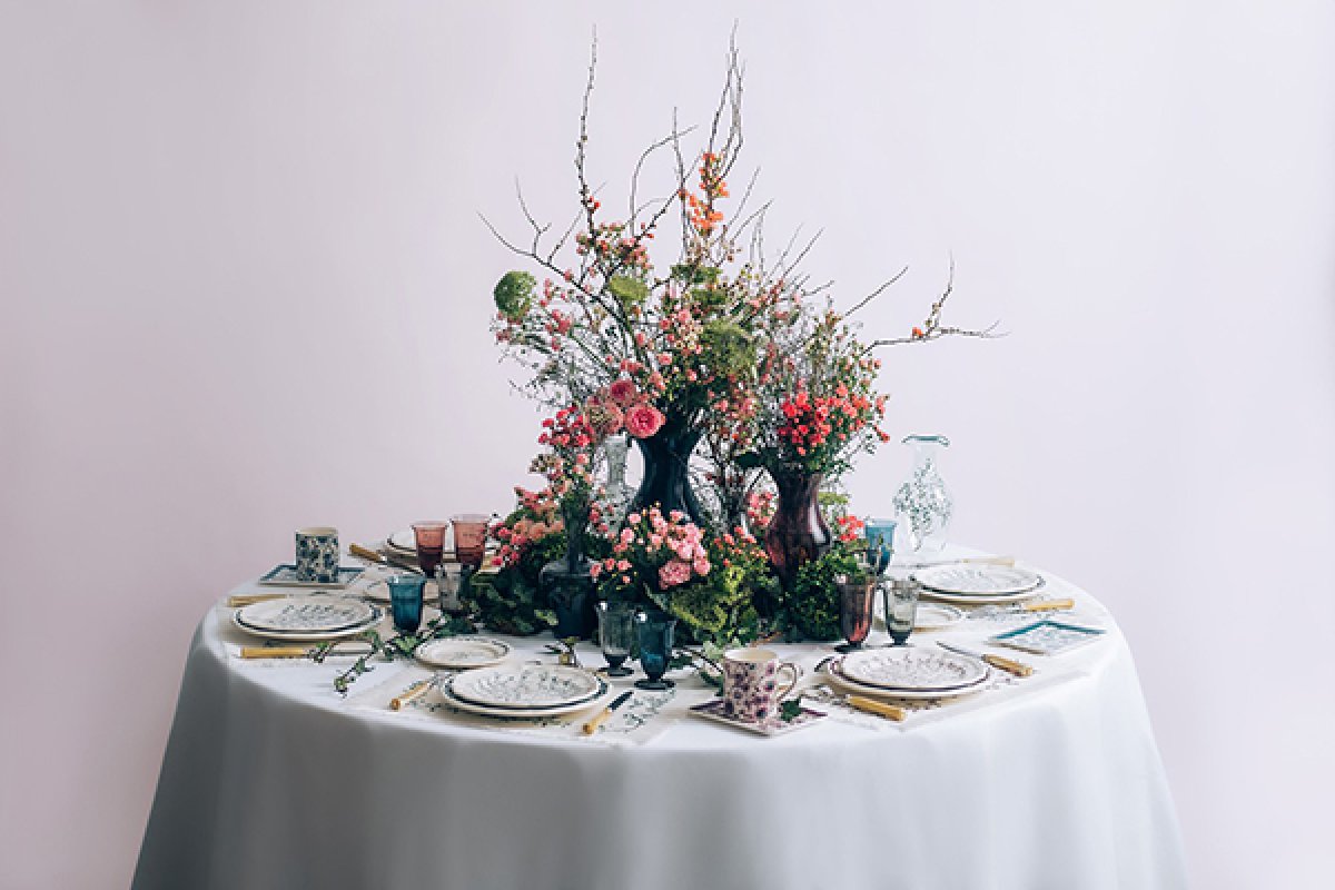 Dior apresenta sua nova coleção de itens para a casa inspirada na primavera! 