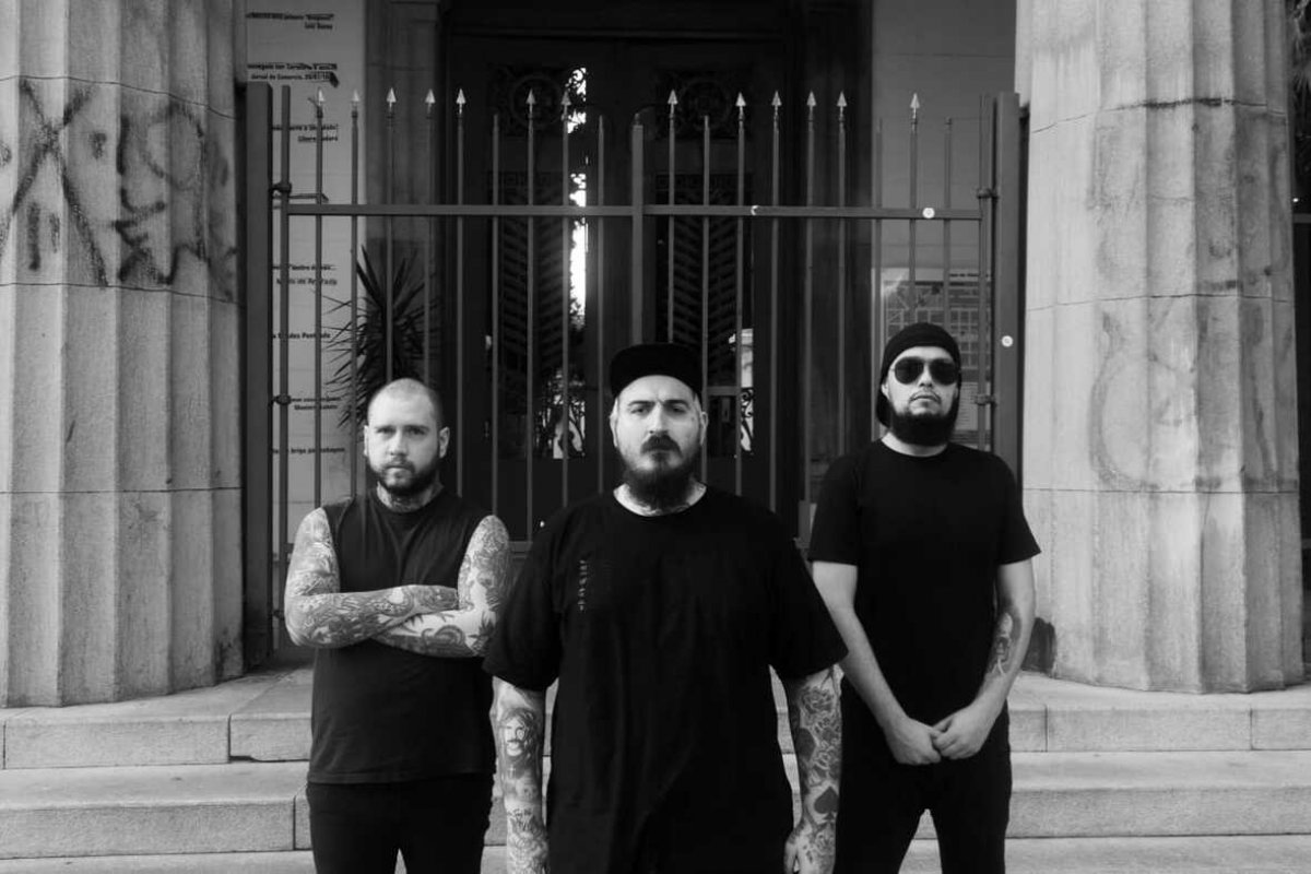 Bonfire Season lança lyric vídeo de Geometry of Black