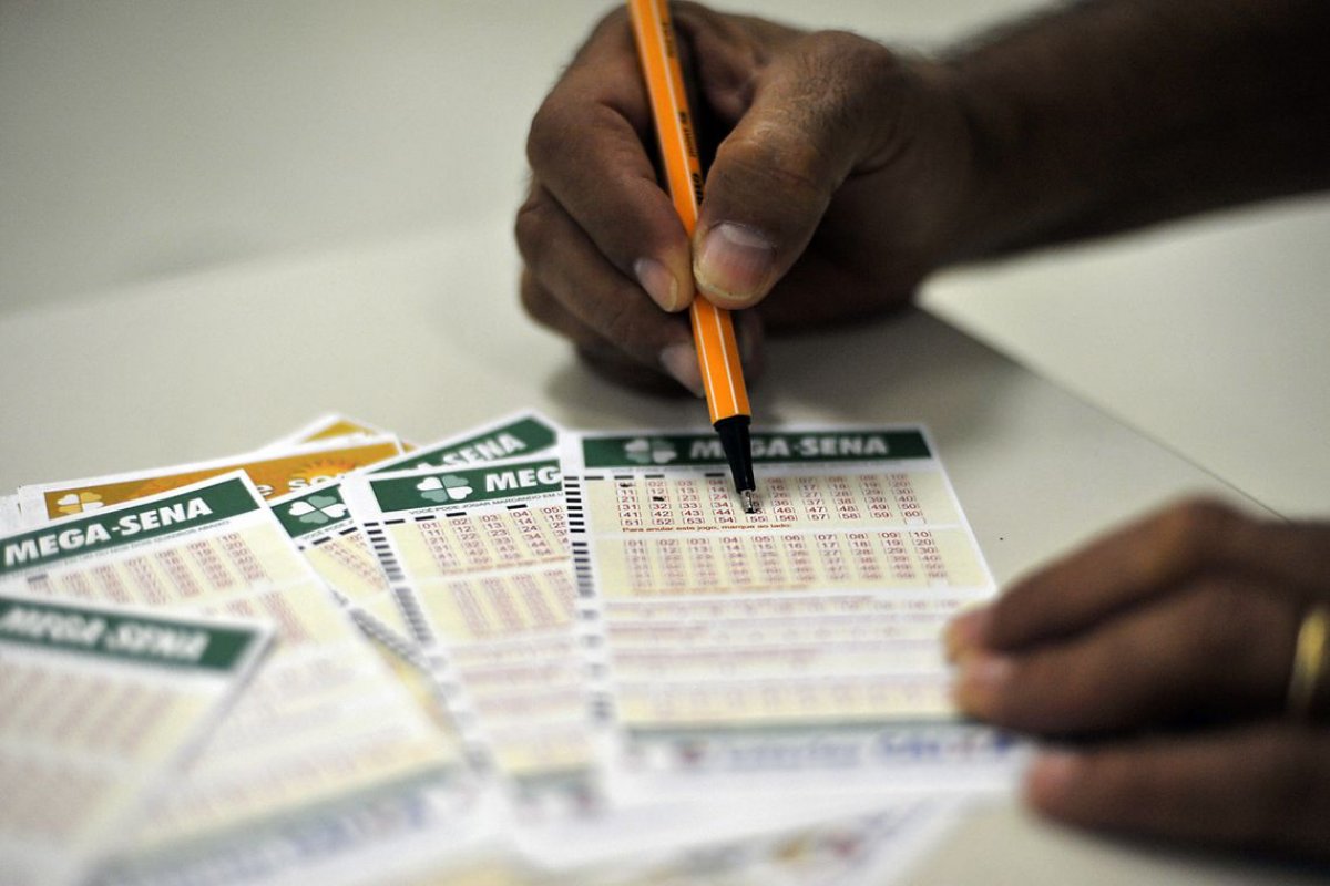 Mega-Sena acumula e pode pagar cerca de R$ 72 milhões no próximo concurso