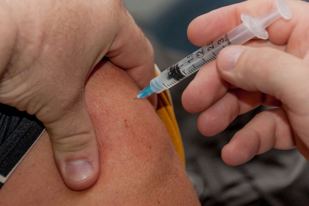 Mais de 16 mil pessoas receberam doses trocadas de vacina contra Covid-19