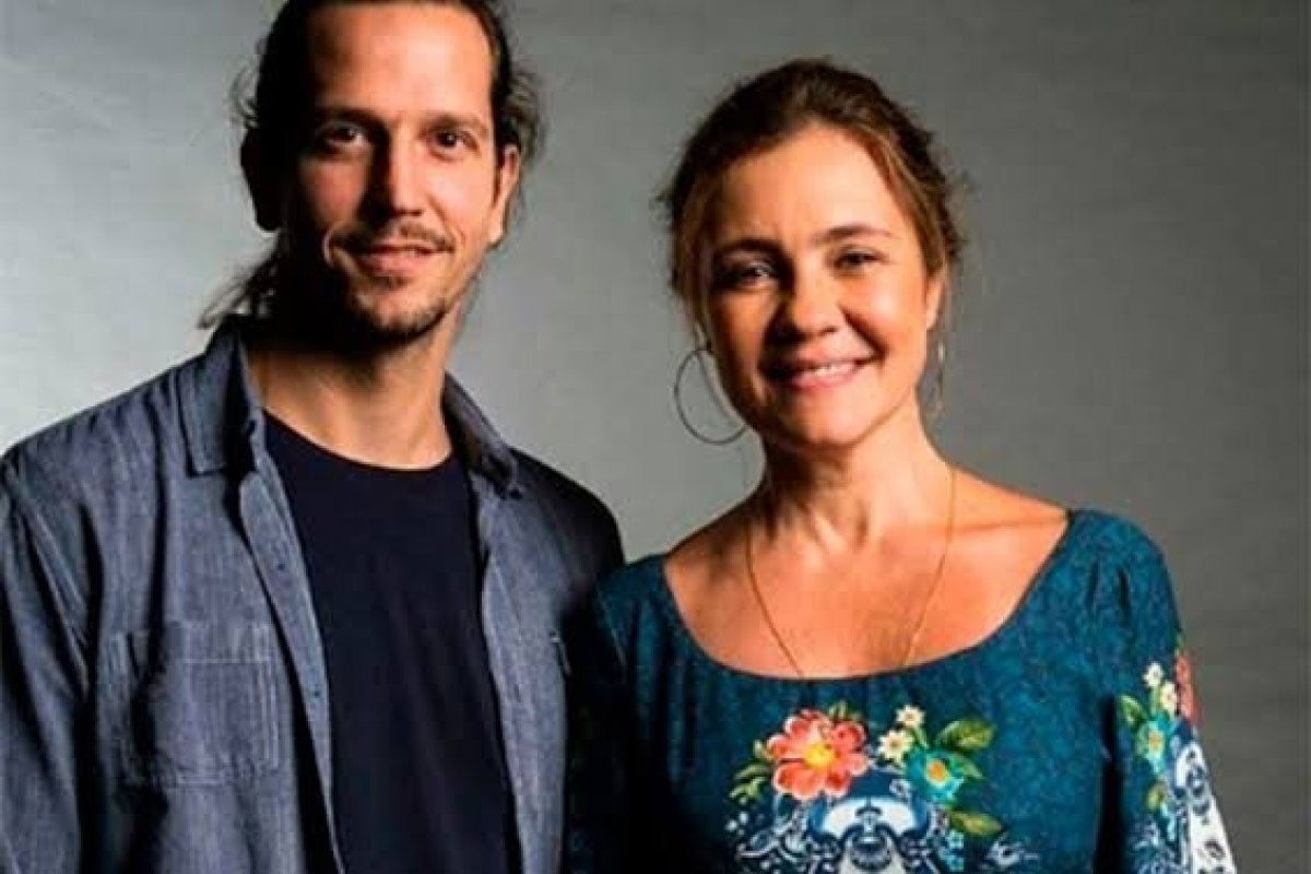 Adriana Esteves e Vladimir Brichta compram apartamento em frente ao Farol da Barra