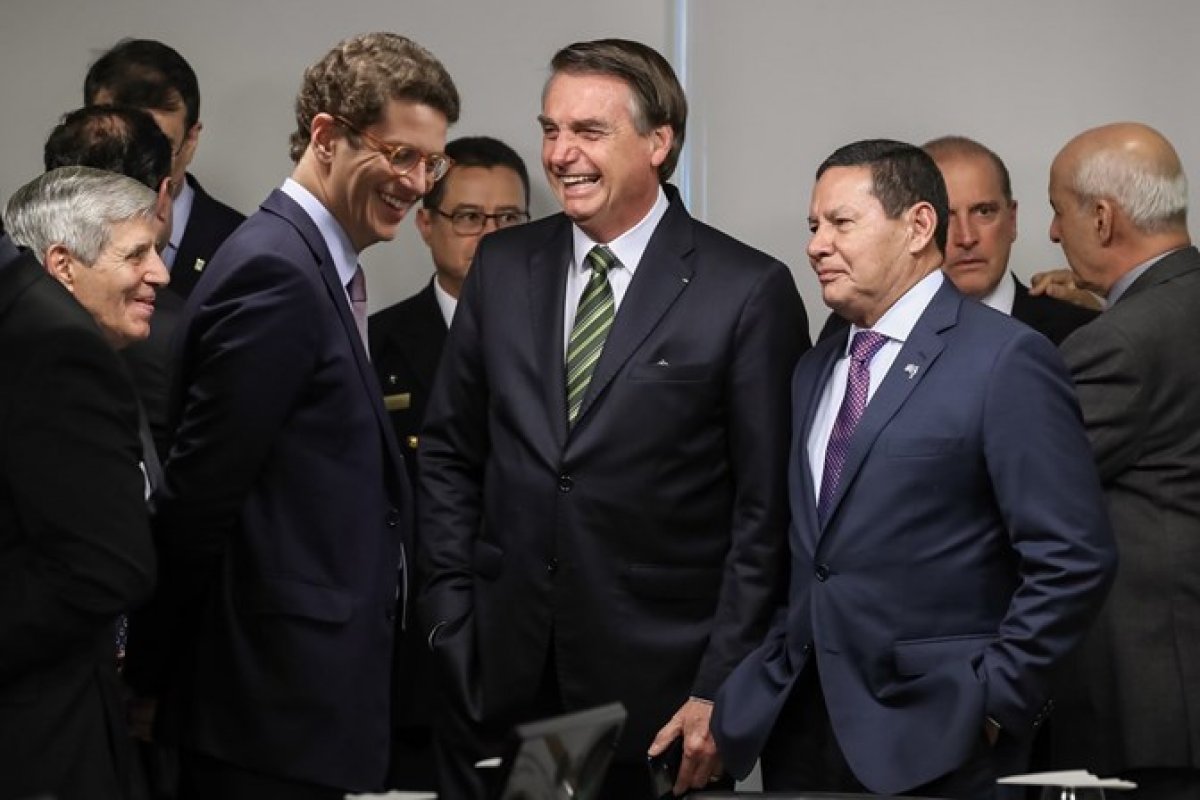 Comitiva de ministros viaja à Amazônia para encontro com governadores