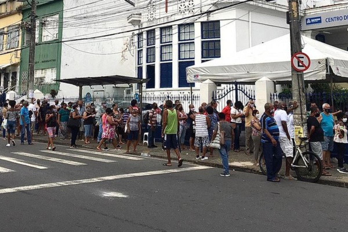 Cerca de 5 mil pessoas procuraram vacinação em um único posto em Salvador, diz Leo Prates