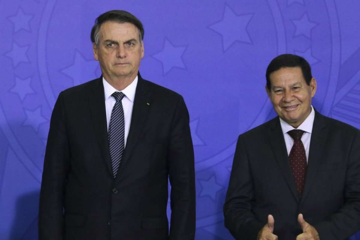 Mourão cogita que Bolsonaro escolha outro vice para 2022: "nunca disse isso para mim"