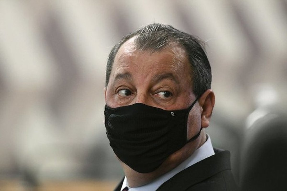 CPI da Covid: Omar Aziz é eleito presidente  e escolhe Renan Calheiros como relator
