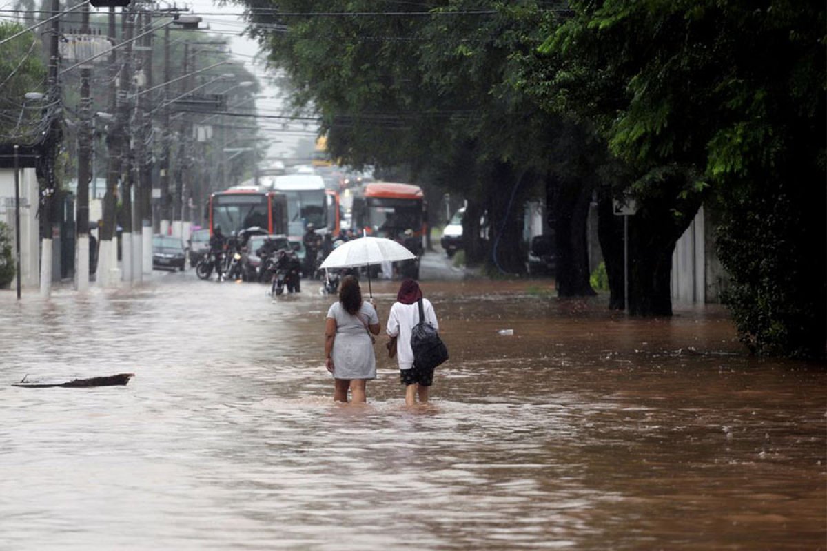 Mudança climática está alterando o eixo de rotação da Terra, diz pesquisa