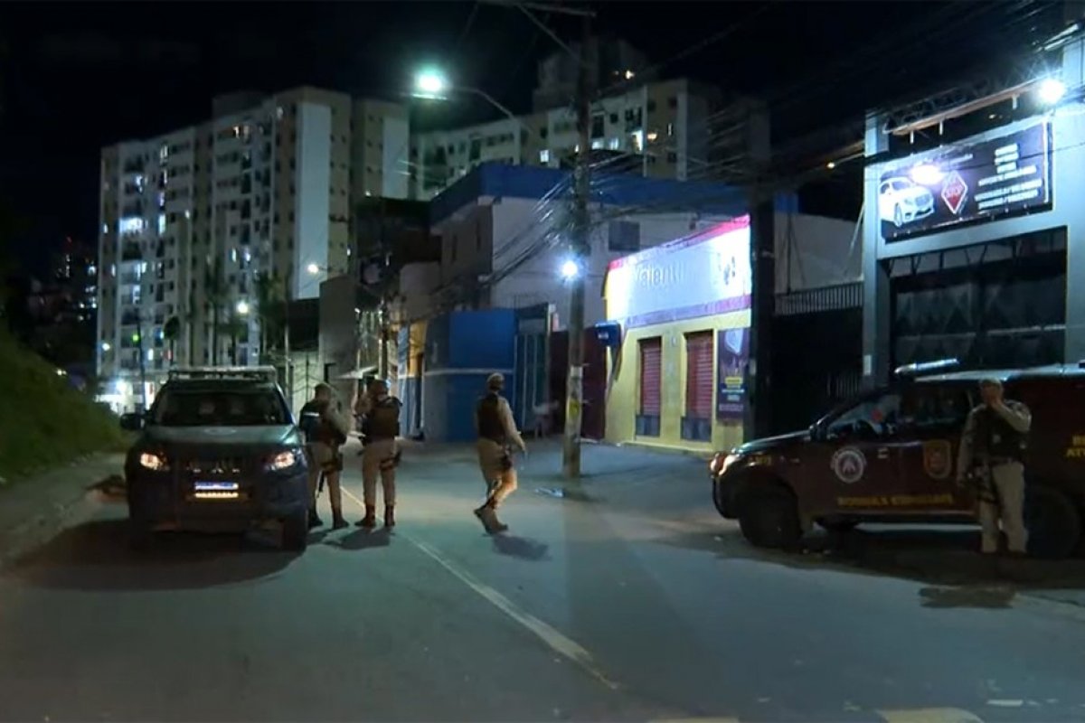 Homem fica ferido durante troca de tiros entre facções no bairro da Federação