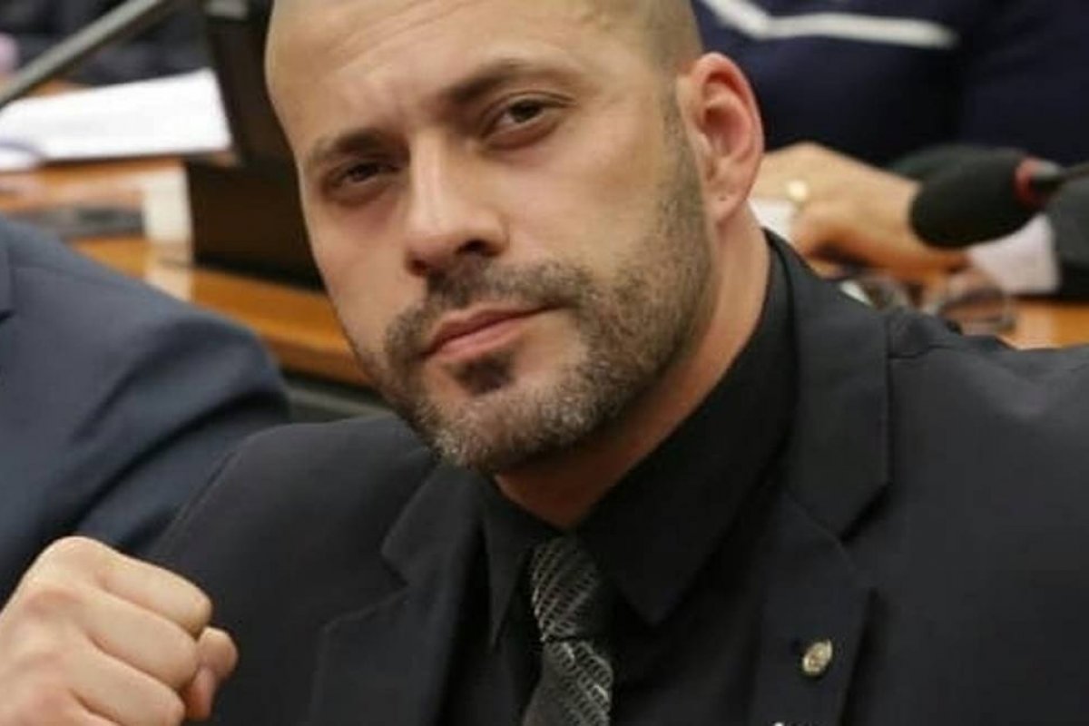 STF inclui pedido de Habeas Corpus de Daniel Silveira na pauta de maio
