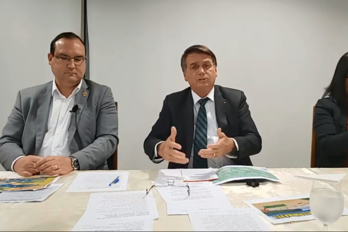 "Vai levar a cidade a miséria", diz Bolsonaro ao falar sobre prefeito que defende o lockdown