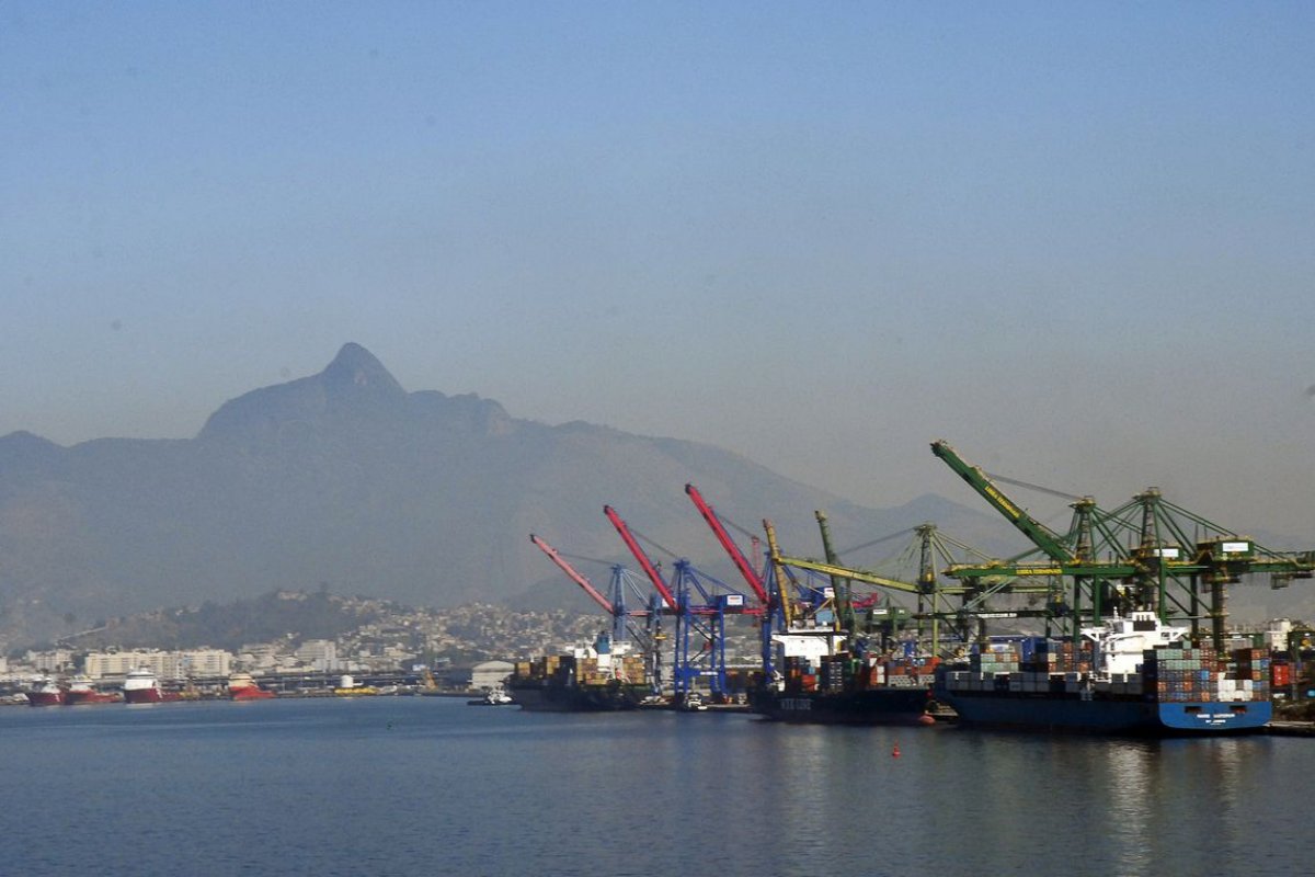 Balança comercial fecha agosto com saldo positivo de US$ 3,28 bilhões