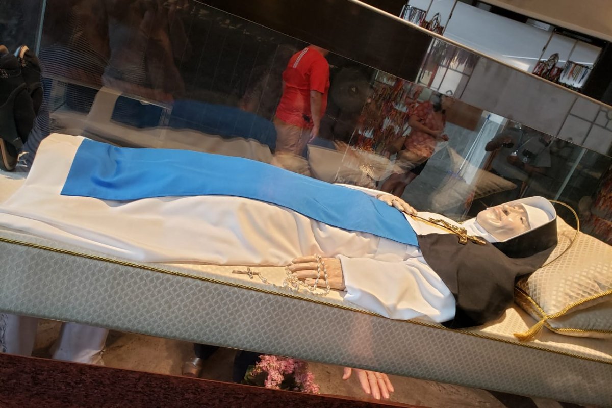 Irmã Dulce será considerada santa após o reconhecimento oficial da Igreja Católica neste domingo (13)