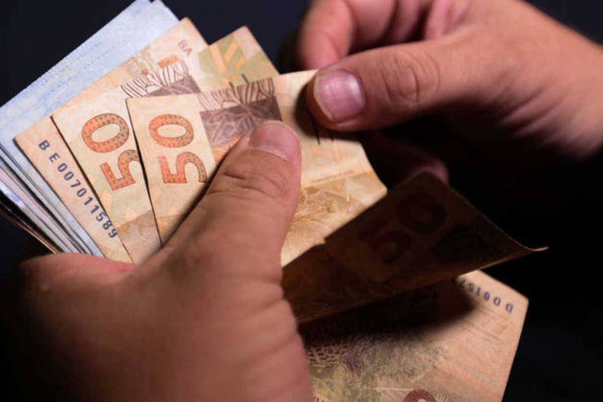 Saque do auxílio emergencial é liberado para nascidos em fevereiro 