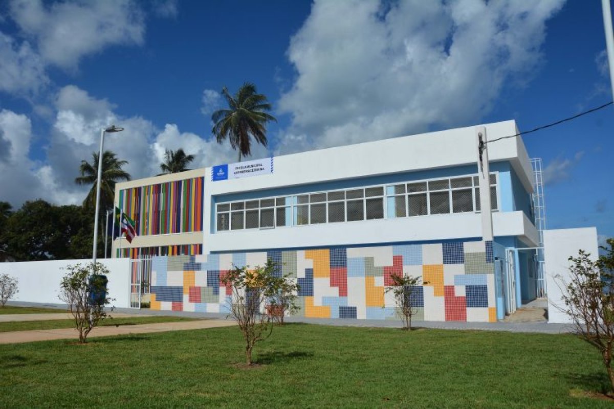 'Mais de 90% das escolas municipais estão sem funcionar em Salvador', diz APLB 
