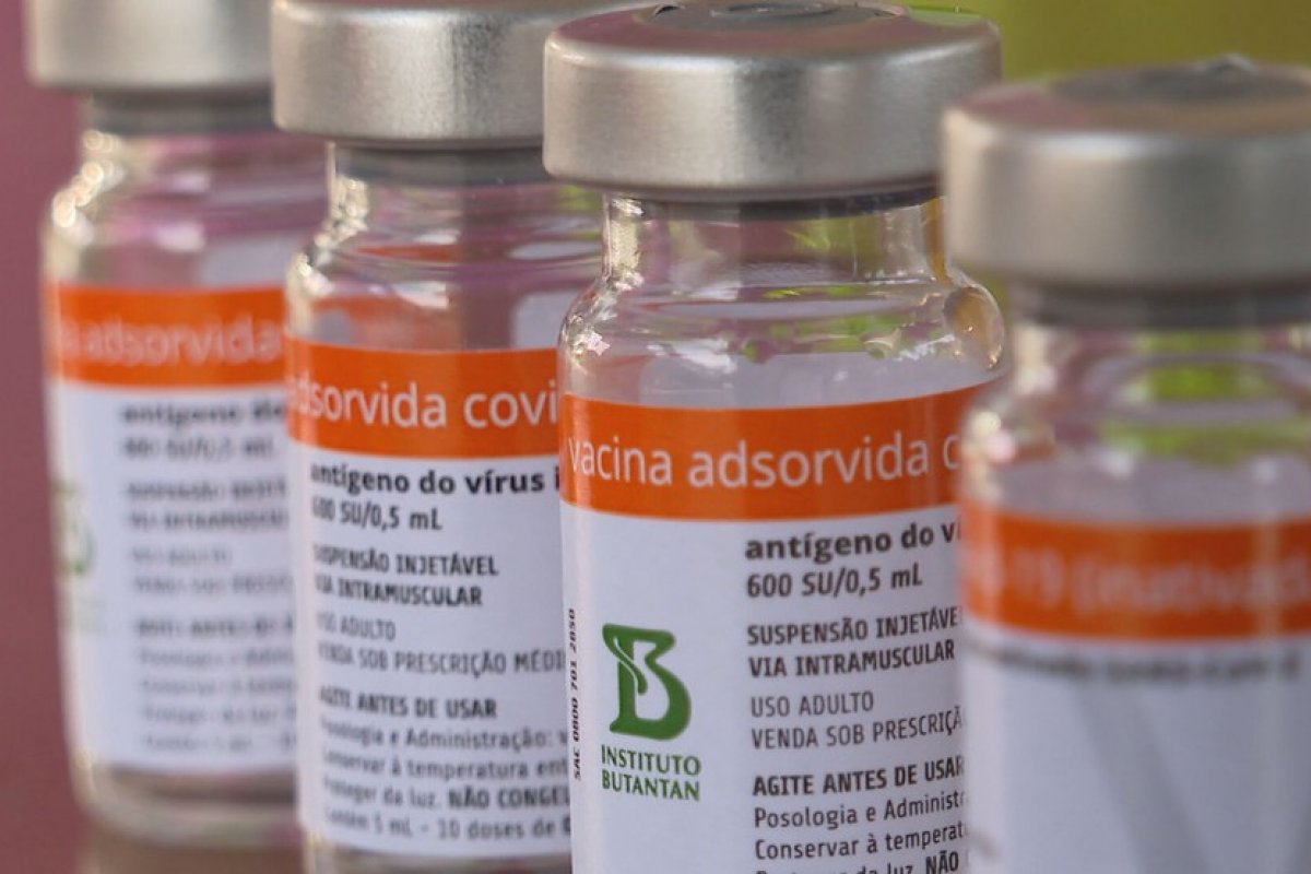Aplicação da segunda dose da CoronaVac é suspensa em Salvador