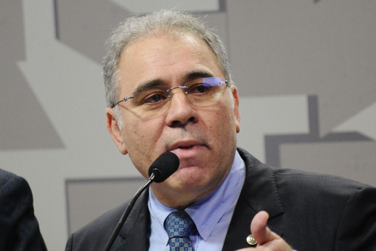 Ministério da Saúde admite que não contratou 560 milhões de doses conforme anunciado