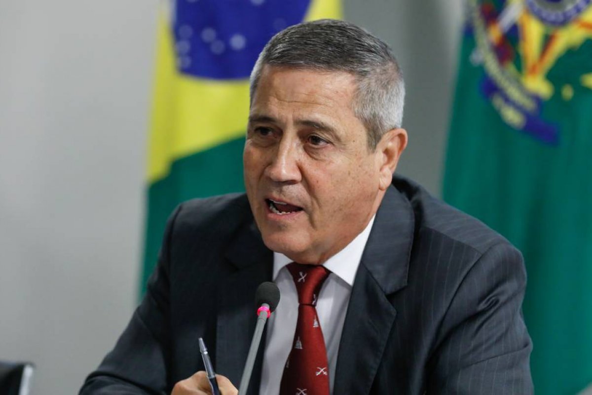 'Brasil não falhou no combate à Covid', diz Ministro da defesa ao defender Pazuello