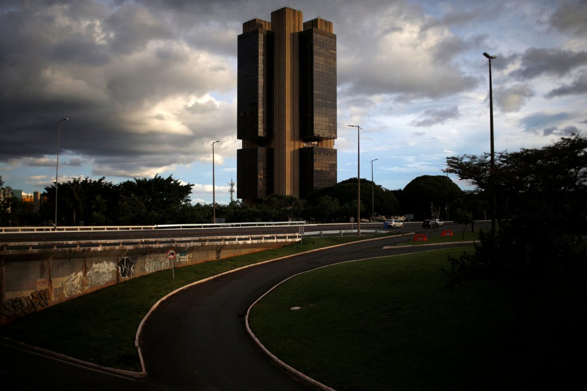 Impacto de alta da Selic nas contas públicas daria condições para pagamento de novo auxílio