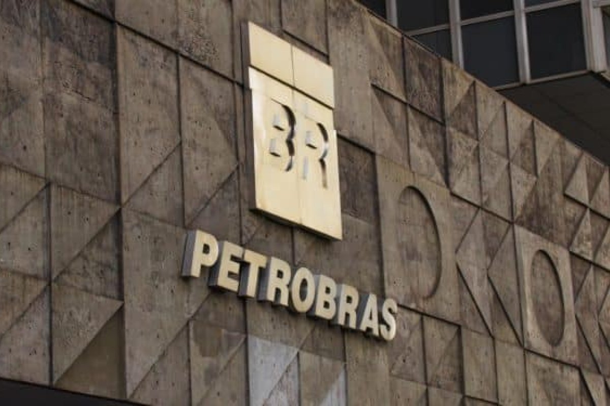 Petrobras assina contrato para construção de nova plataforma de petróleo que deve ficar pronta em 2024 