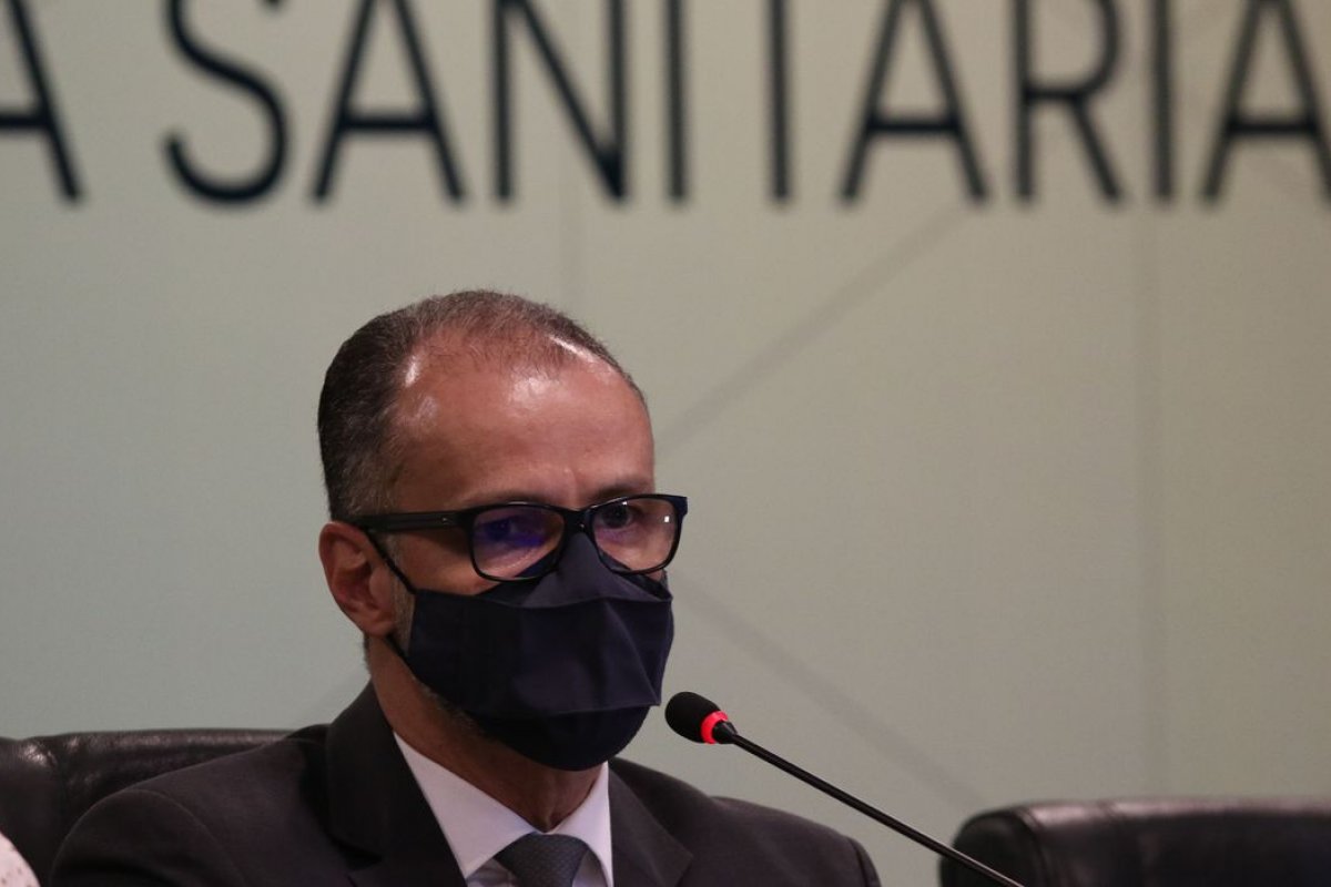 Barra Torres confirma existência de documento para alterar a bula de hidroxicloroquina