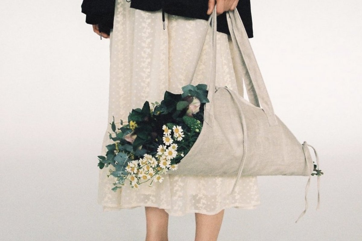 Zara lança sacolas para transportar flores 