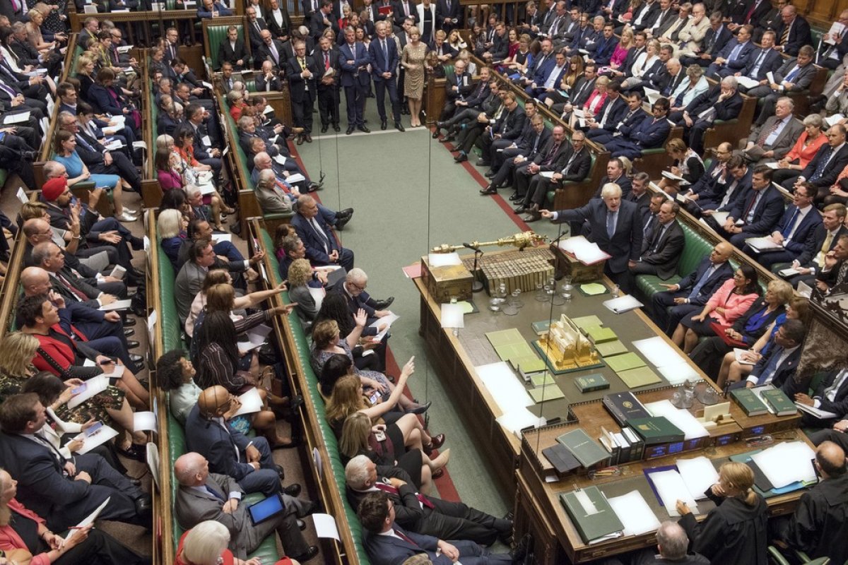 Parlamentares britânicos aprovam lei para impedir Brexit; Boris Johnson deseja realizar novas eleições