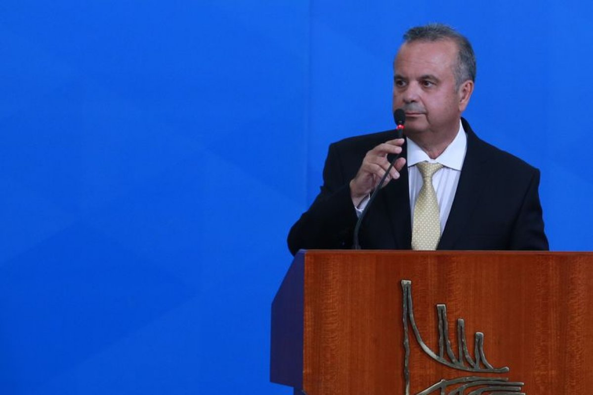 Marinho nega compra de tratores superfaturados com Bolsolão
