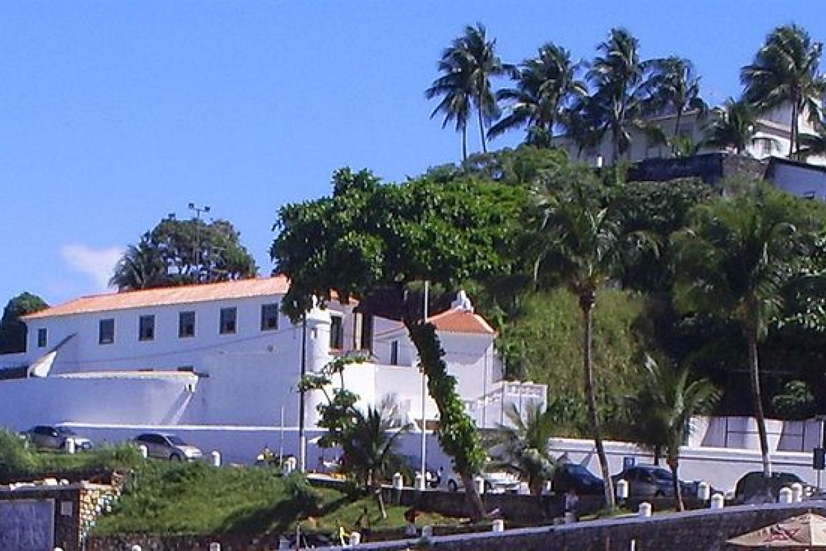 Bistrô do Forte São Diogo, no Porto da Barra, aposta na boa gastronomia e no clima aconchegante do sunset