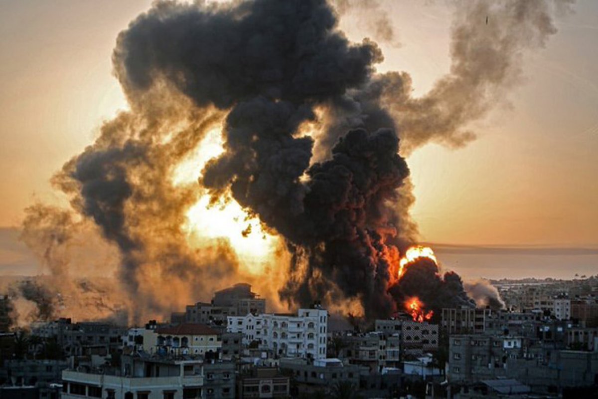 Israel realiza bombardeios em Gaza para conter militantes palestinos