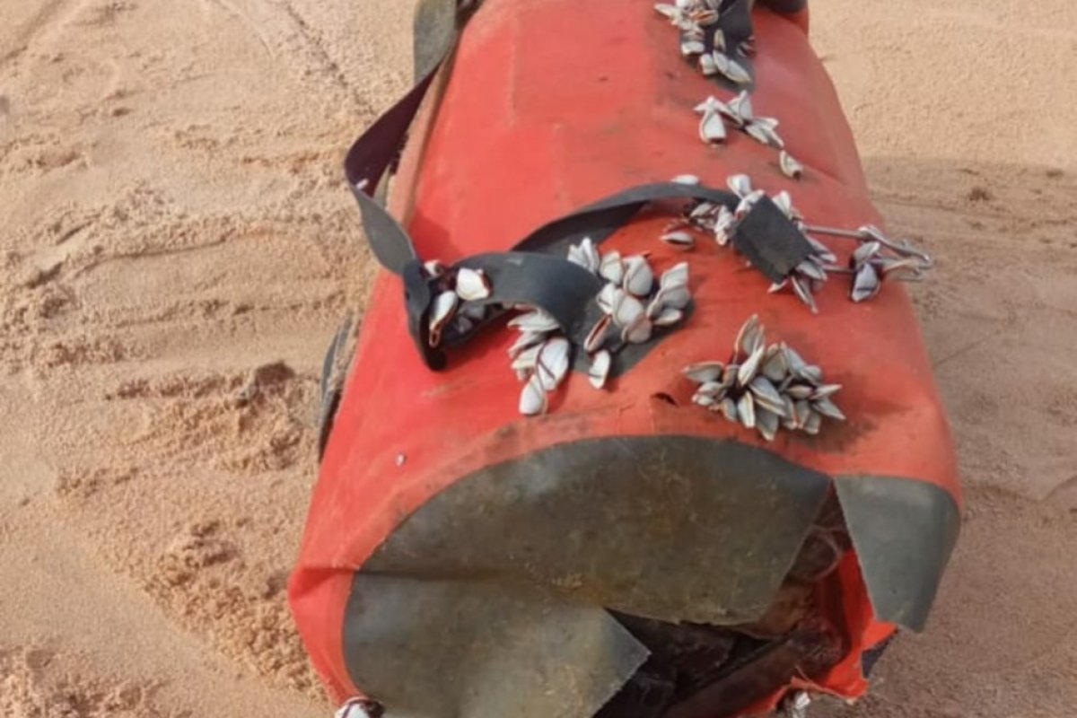 Mochilas com cerca de 52 kg de cocaína são encontradas em praia do extremo sul da Bahia