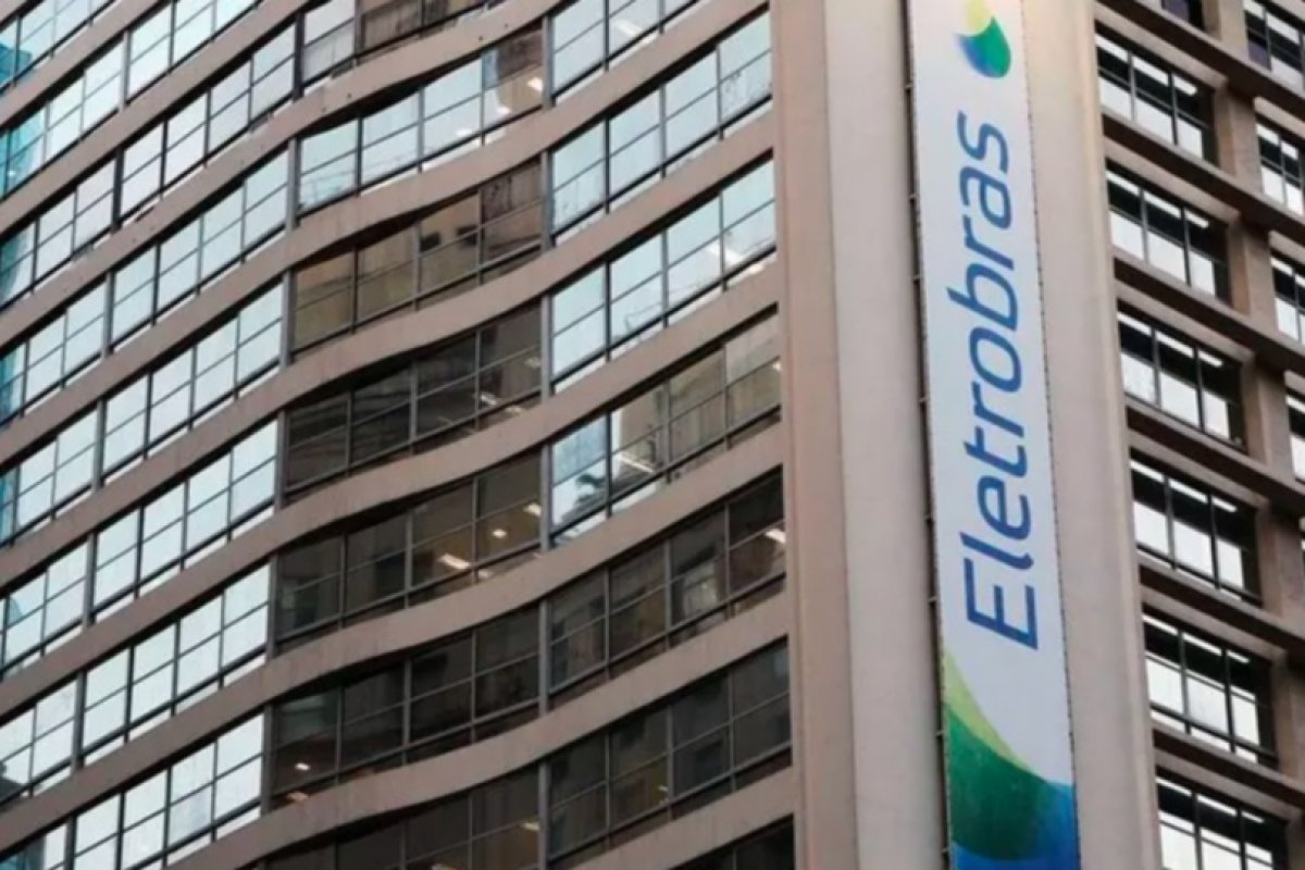Relator não descarta aumento na conta de luz com privatização da Eletrobras