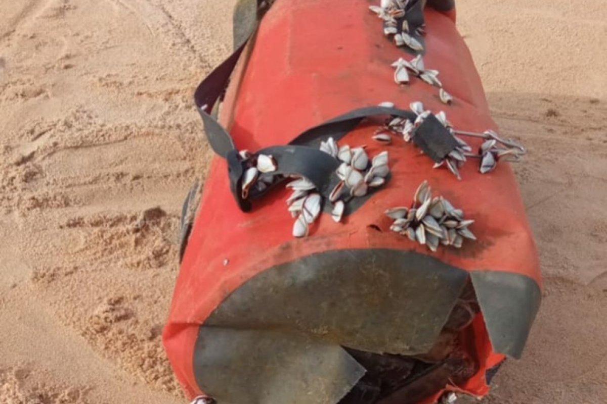 Mais mochilas com pasta base de cocaína são encontradas em praia do sul da Bahia