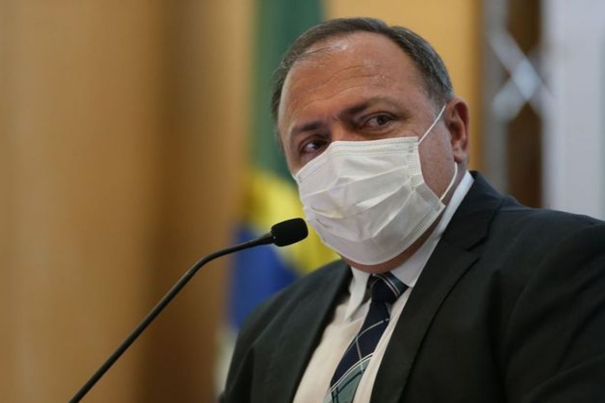 Pazuello está pronto para qualquer pergunta, diz advogado