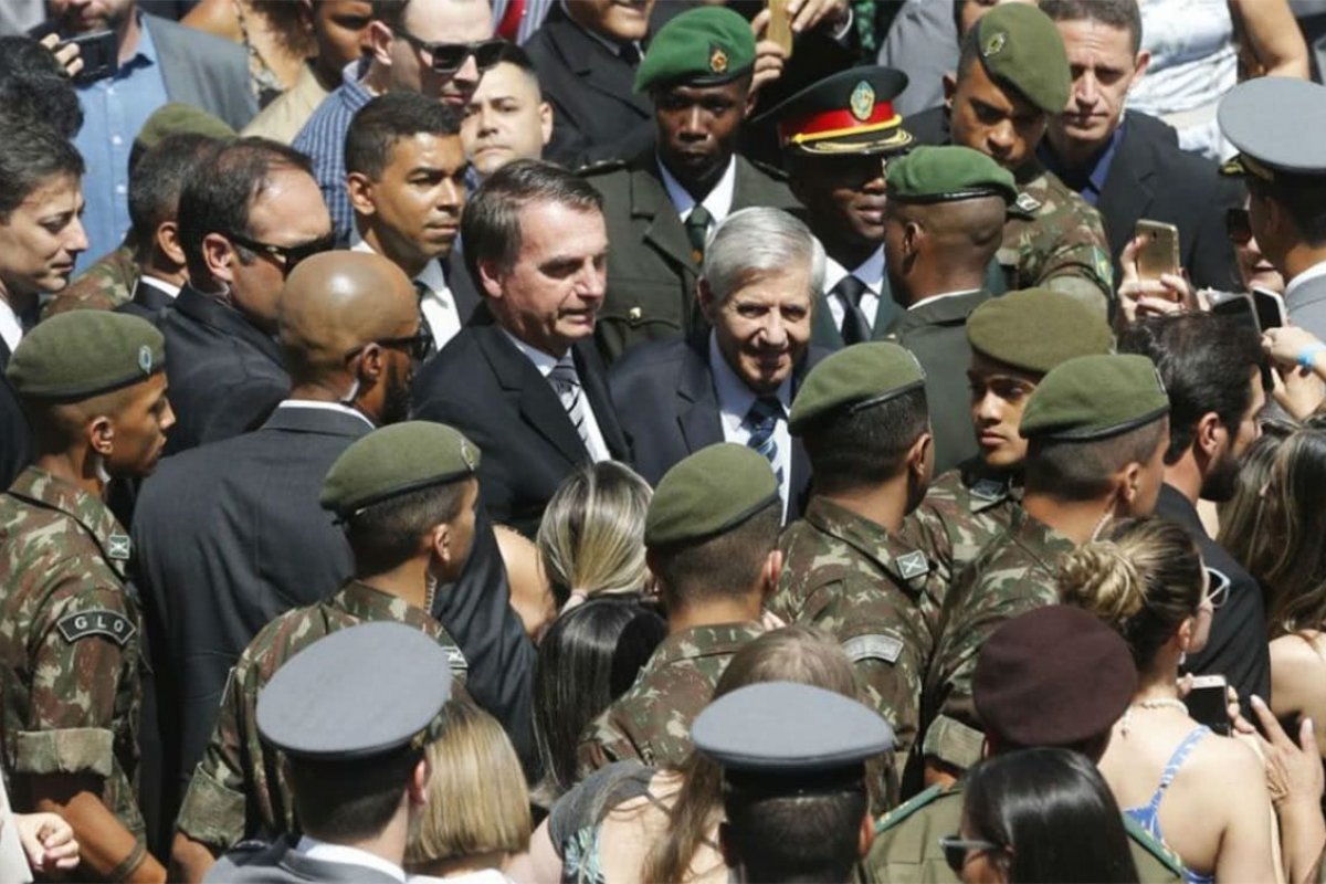 Com efeito de teto duplex, salário dos militares do governo pode chegar a R$ 80 mil