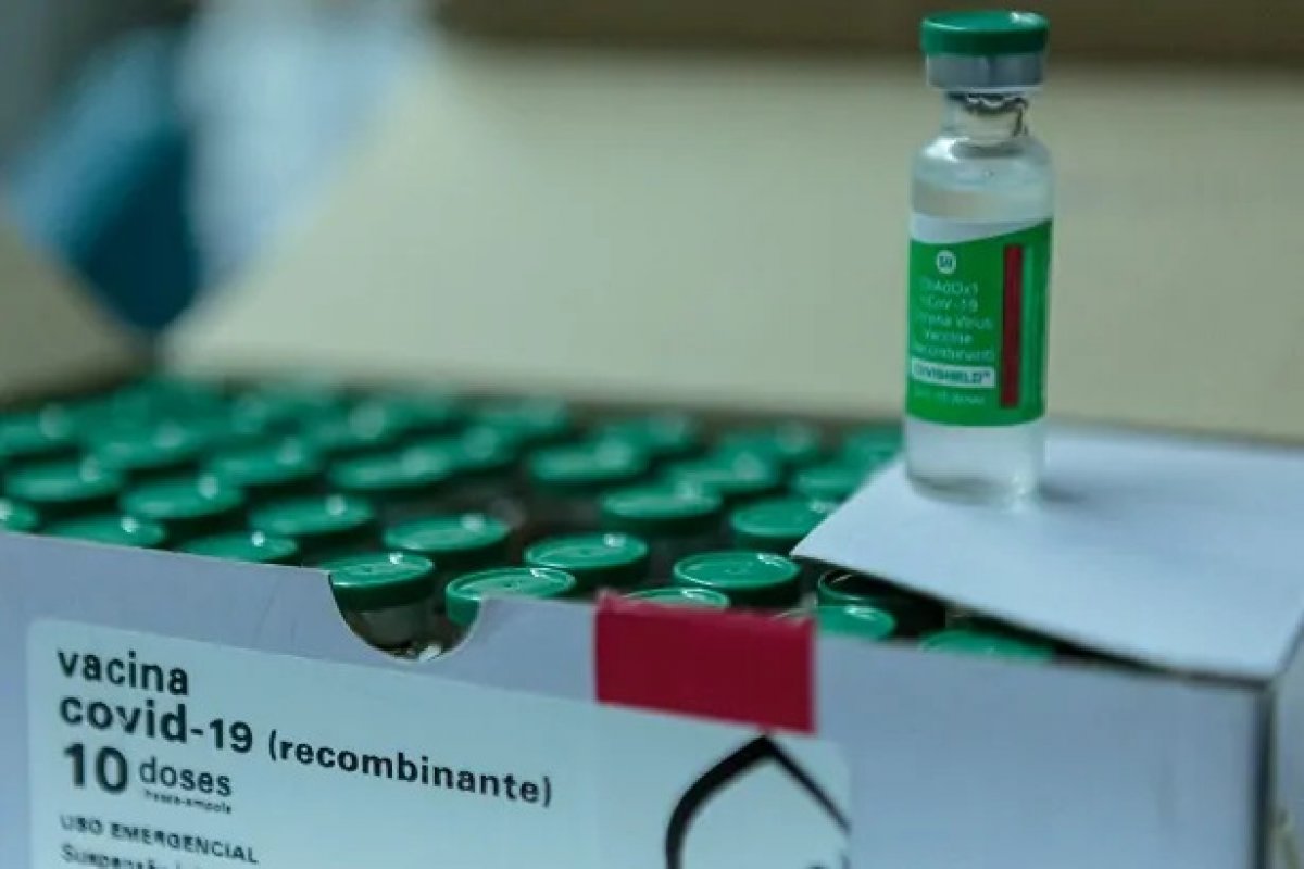 Fiocruz paralisa produção de vacina de Oxford a partir dessa quinta-feira (20)