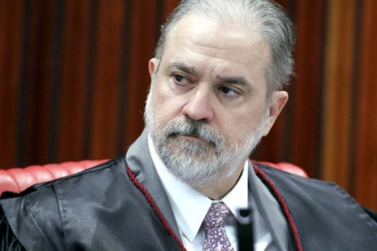 Bolsonaro indica o baiano Augusto Aras para o cargo de procurador-geral da República