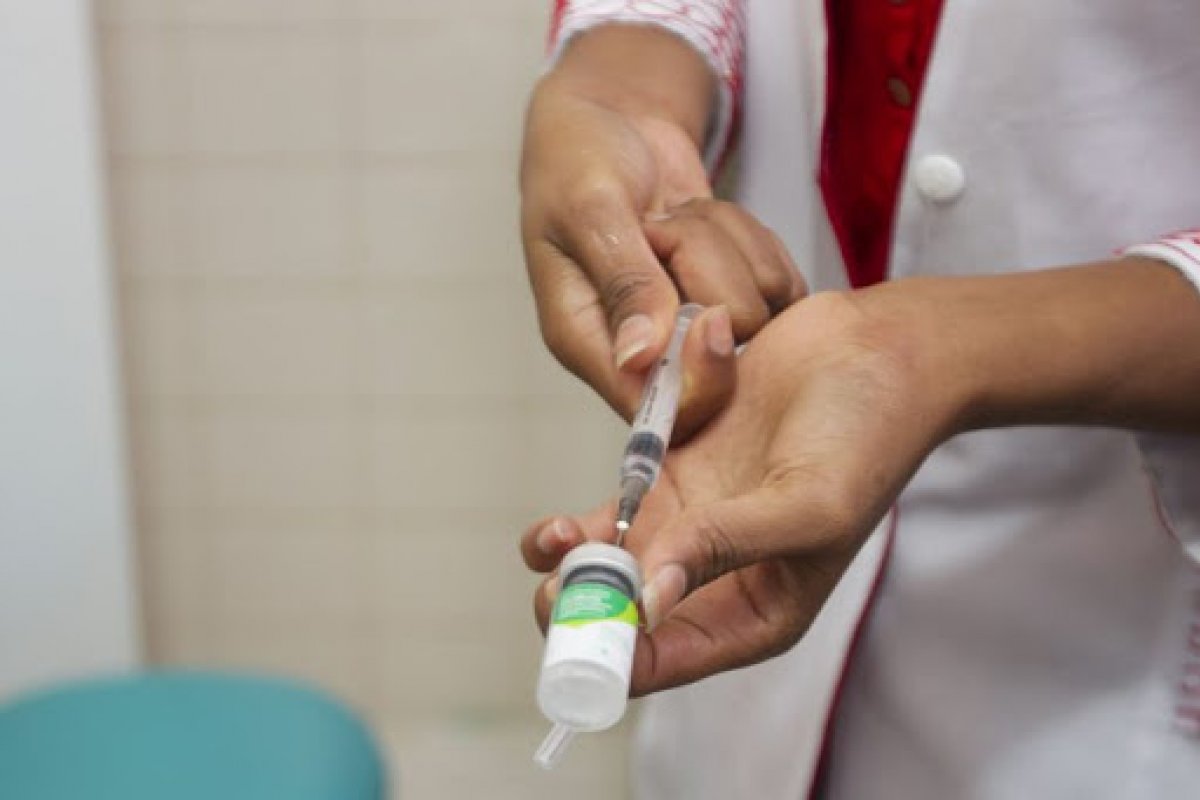 Salvador: pessoas com 57 anos iniciam vacinação contra Covid