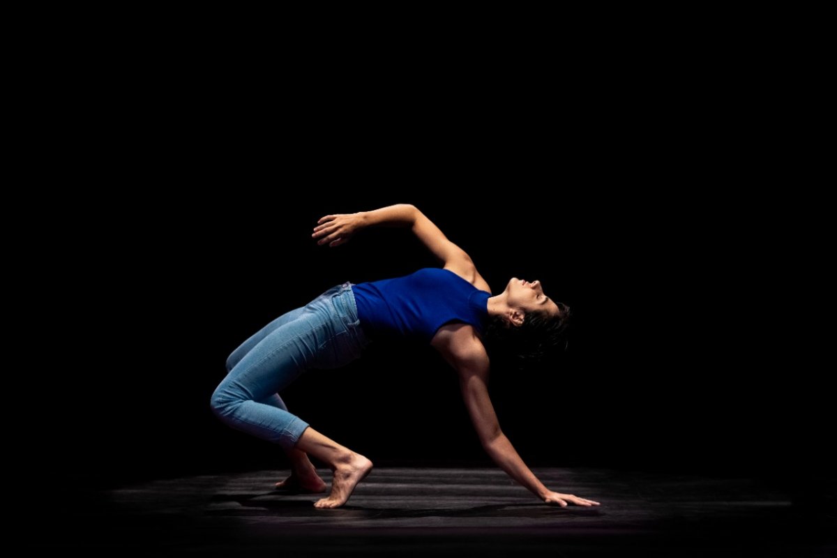  Bailarina formada no Bolshoi lança espetáculo de videodança