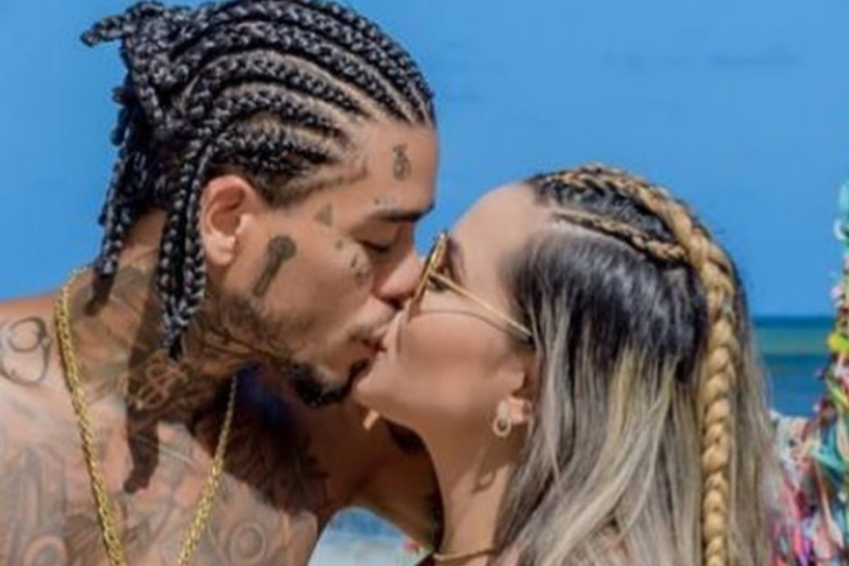 Veja fotos! MC Kevin esteve curtindo a Bahia com a esposa 