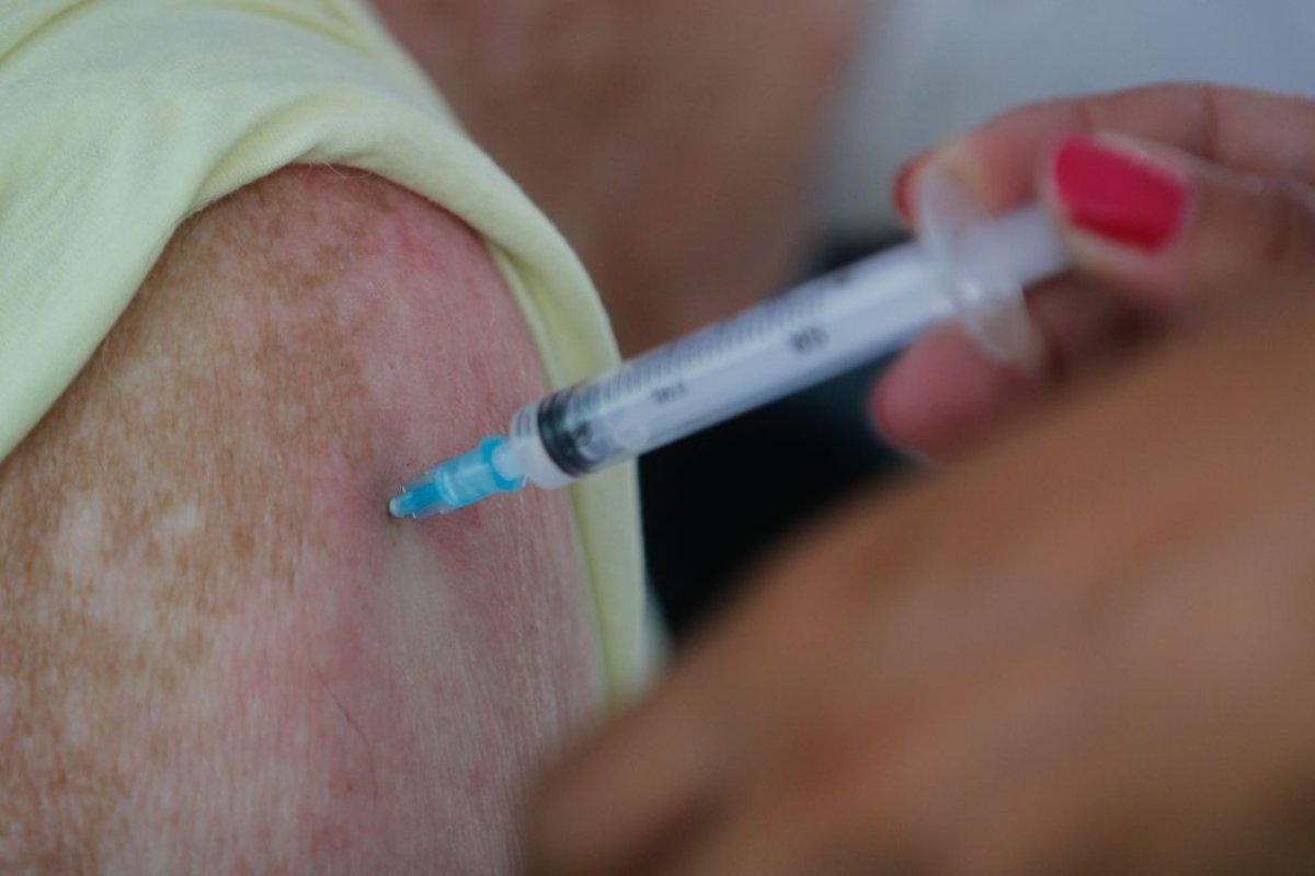 Mais 43 mil pessoas são vacinadas em primeira dose na Bahia