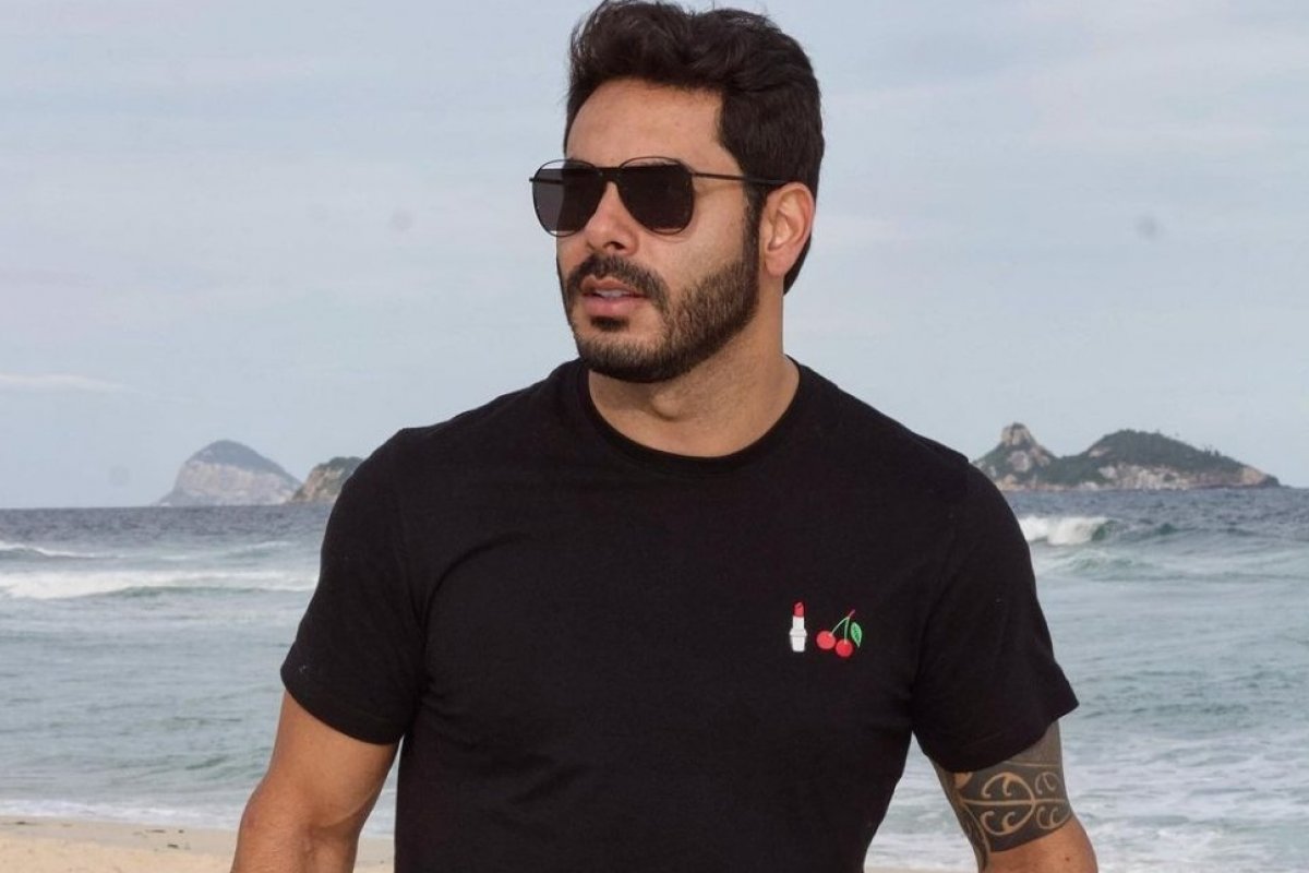 Rodolffo exibe  look completo de 'Batom de Cereja'