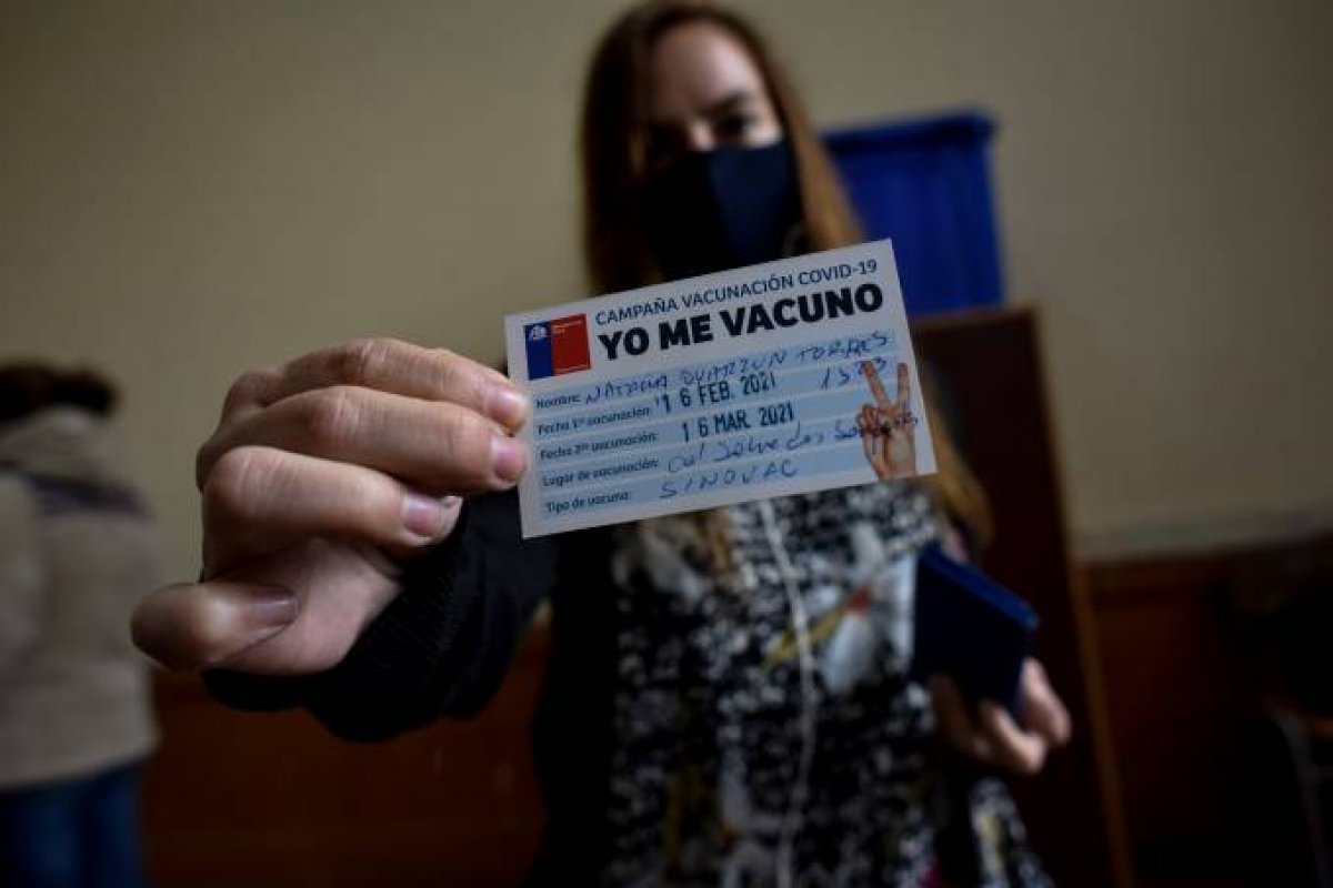 Chile vai liberar deslocamento de vacinados com duas doses para outros municípios