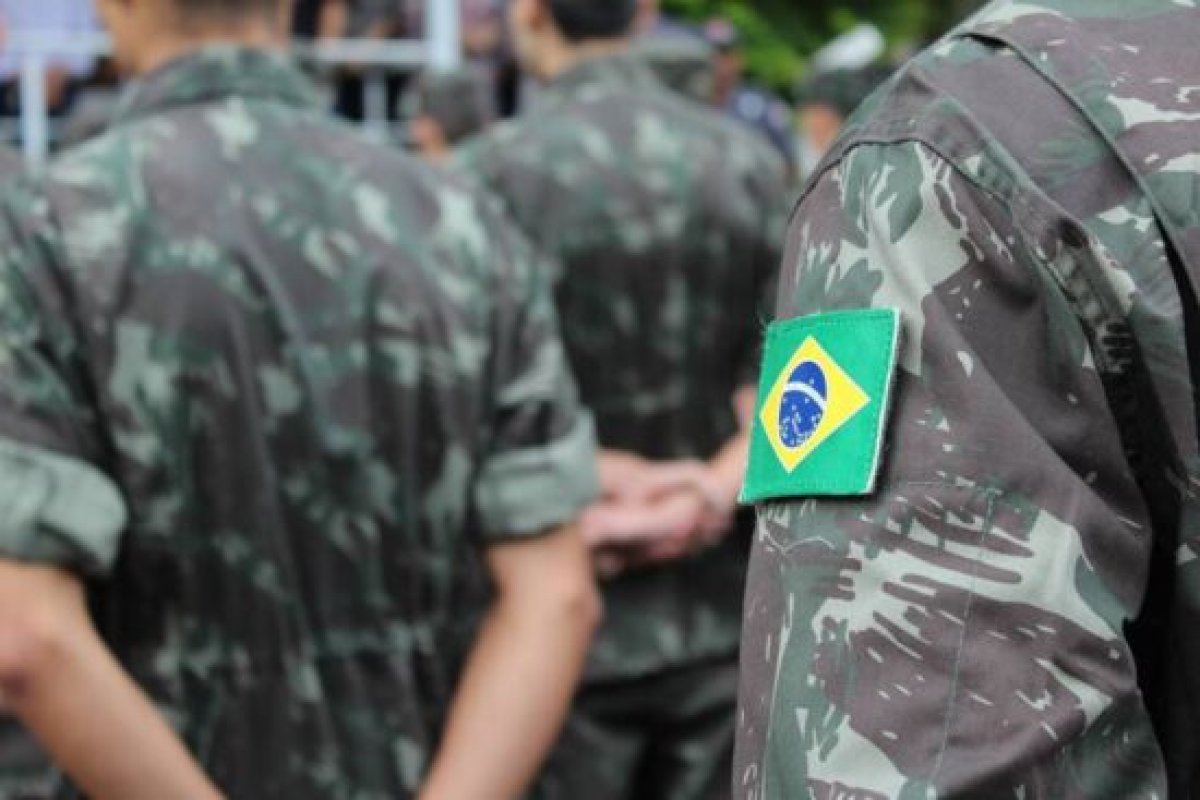 Soldado do Exército é morto a tiros em Cosme de Farias, em Salvador
