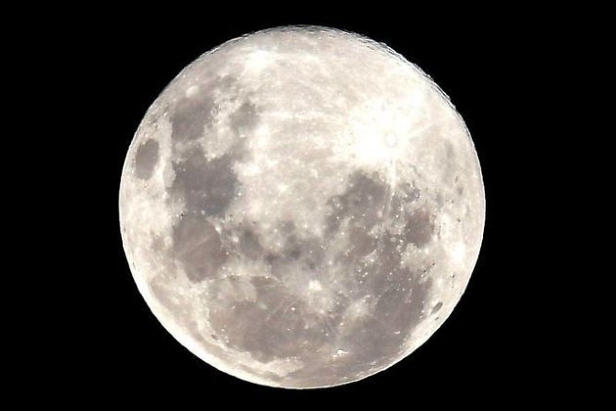 'Superlua' pôde ser visto no céu de Salvador na madrugada desta quarta-feira (26)