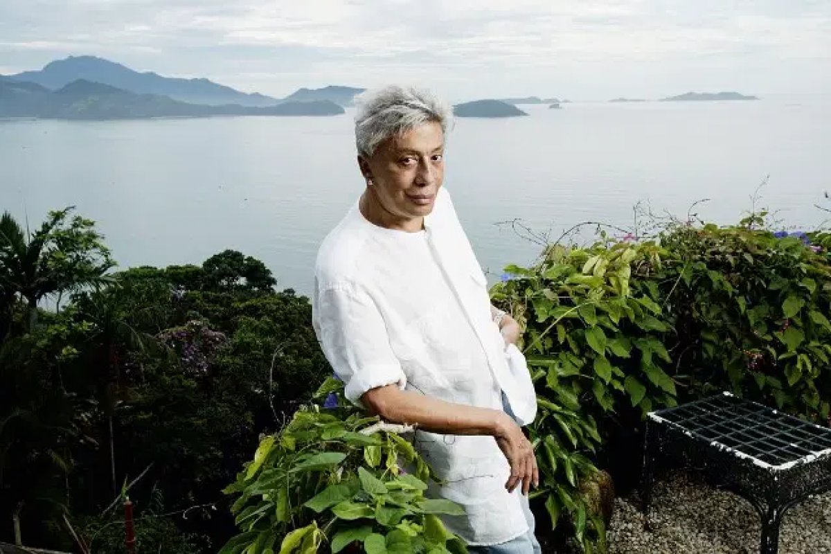 Mansão de Clodovil continua abandonada desde sua morte